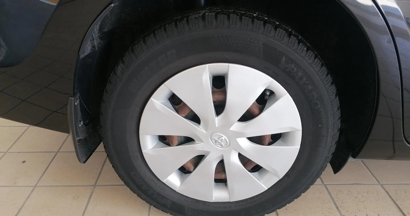 Toyota Corolla cena 48900 przebieg: 185000, rok produkcji 2018 z Dobrodzień małe 172